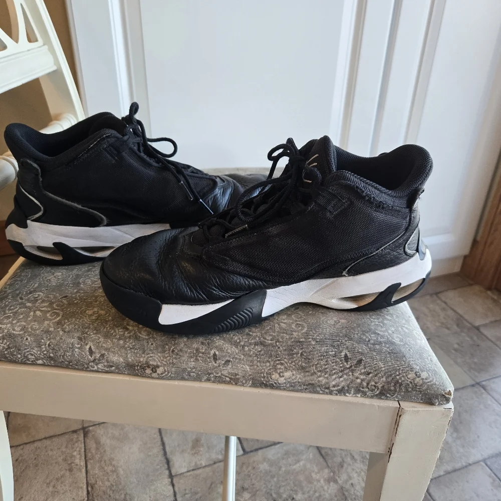 Mens Jordan's size 9.5 - Picture 7 of 10